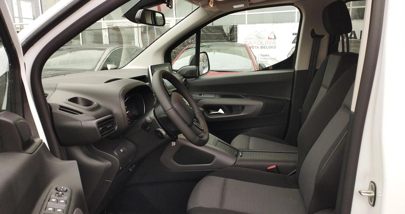 Toyota Proace City Verso cena 159500 przebieg: 4, rok produkcji 2023 z Trzciel małe 352